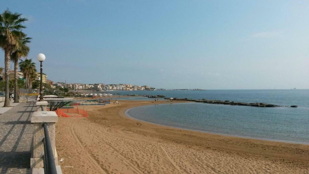 L'Isola Di Gaia Bed & Breakfast Crotone Exterior photo